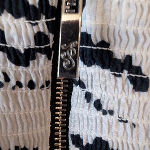 Black and White Strapless Ruched Bodycon Dress - Picture 6 of 9